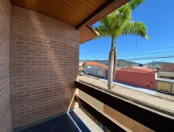 CASA DE ESQUINA À VENDA - BAIRRO SÃO LUÍS - PARÁ DE MINAS-MG