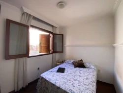 CASA DE ESQUINA À VENDA - BAIRRO SÃO LUÍS - PARÁ DE MINAS-MG