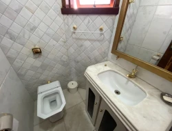 CASA DE ESQUINA À VENDA - BAIRRO SÃO LUÍS - PARÁ DE MINAS-MG