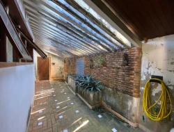 CASA DE ESQUINA À VENDA - BAIRRO SÃO LUÍS - PARÁ DE MINAS-MG