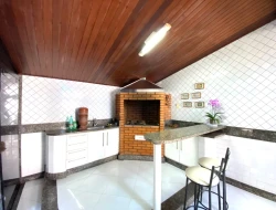 CASA DE ESQUINA À VENDA - BAIRRO SÃO LUÍS - PARÁ DE MINAS-MG