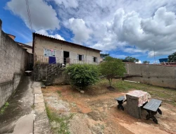CASA BAIRRO INDEPENDÊNCIA - PARÁ DE MINAS - MG