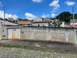 CASA BAIRRO INDEPENDÊNCIA - PARÁ DE MINAS - MG