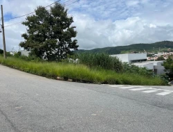 LOTE DE ESQUINA NO BAIRRO ALTA VISTA - PARÁ DE MINAS - MG