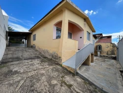 CASA À VENDA  - BAIRRO SÃO FRANCISCO - PARÁ DE MINAS