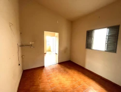 CASA À VENDA  - BAIRRO SÃO FRANCISCO - PARÁ DE MINAS