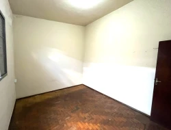 CASA À VENDA  - BAIRRO SÃO FRANCISCO - PARÁ DE MINAS