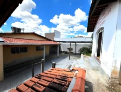 CASA À VENDA  - BAIRRO SÃO FRANCISCO - PARÁ DE MINAS