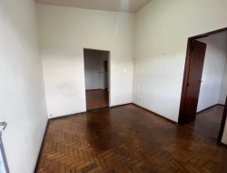 CASA À VENDA  - BAIRRO SÃO FRANCISCO - PARÁ DE MINAS