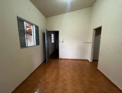 CASA À VENDA  - BAIRRO SÃO FRANCISCO - PARÁ DE MINAS
