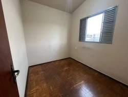 CASA À VENDA  - BAIRRO SÃO FRANCISCO - PARÁ DE MINAS