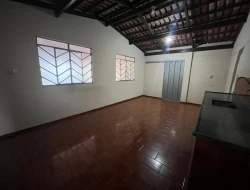 CASA À VENDA  - BAIRRO SÃO FRANCISCO - PARÁ DE MINAS