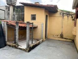 CASA À VENDA  - BAIRRO SÃO FRANCISCO - PARÁ DE MINAS