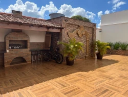 CASA À VENDA - BAIRRO SÃO FRANCISCO - PARÁ DE MINAS-MG