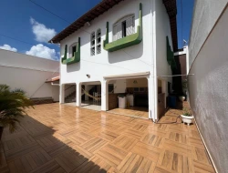 CASA À VENDA - BAIRRO SÃO FRANCISCO - PARÁ DE MINAS-MG