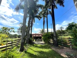 CHÁCARA À VENDA - 11000 M²  EM PARAÍSO - PARÁ DE MINAS - MG - PRÓXIMO AOS PENHAS