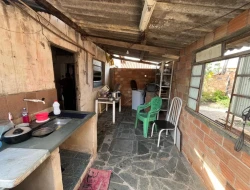 CASA À VENDA EM TAVARES - PARÁ DE MINAS - MG - LOTE COM ESCRITURA .