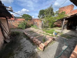 CASA À VENDA EM TAVARES - PARÁ DE MINAS - MG - LOTE COM ESCRITURA .