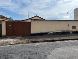 CASA À VENDA – BAIRRO SÃO FRANCISCO - PARÁ DE MINAS/MG
