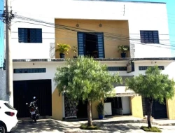 CASA COM 2 LOJAS COMERICIAIS À VENDA - BAIRRO RECANTO DA LAGOA - PARÁ DE MINAS-MG