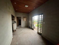 CASA COM 2 LOJAS COMERICIAIS À VENDA - BAIRRO RECANTO DA LAGOA - PARÁ DE MINAS-MG