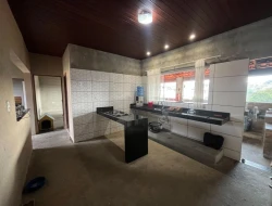 CASA COM 2 LOJAS COMERICIAIS À VENDA - BAIRRO RECANTO DA LAGOA - PARÁ DE MINAS-MG