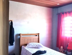 CASA COM 2 LOJAS COMERICIAIS À VENDA - BAIRRO RECANTO DA LAGOA - PARÁ DE MINAS-MG
