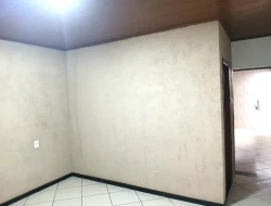 CASA COM 2 LOJAS COMERICIAIS À VENDA - BAIRRO RECANTO DA LAGOA - PARÁ DE MINAS-MG
