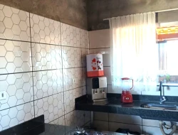 CASA COM 2 LOJAS COMERICIAIS À VENDA - BAIRRO RECANTO DA LAGOA - PARÁ DE MINAS-MG