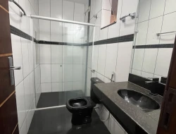 CASA COM 2 LOJAS COMERICIAIS À VENDA - BAIRRO RECANTO DA LAGOA - PARÁ DE MINAS-MG