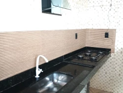 CASA COM 2 LOJAS COMERICIAIS À VENDA - BAIRRO RECANTO DA LAGOA - PARÁ DE MINAS-MG