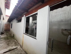 CASA COM 2 LOJAS COMERICIAIS À VENDA - BAIRRO RECANTO DA LAGOA - PARÁ DE MINAS-MG