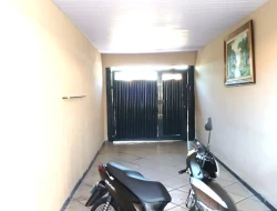CASA COM 2 LOJAS COMERICIAIS À VENDA - BAIRRO RECANTO DA LAGOA - PARÁ DE MINAS-MG