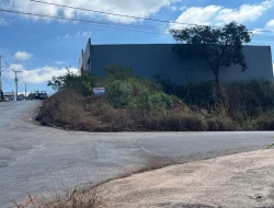 LOTE DE ESQUINA - BAIRRO SENADOR VALADARES - PARÁ DE MINAS
