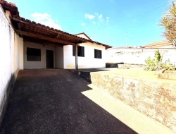CASA À VENDA - BAIRRO PROVIDÊCIA - PARÁ DE MINAS  - MG