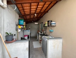 CASA À VENDA - BAIRRO ALTA VILLA - PARÁ DE MINAS - MG