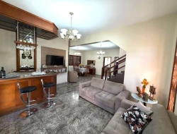 CASA DE ALTO PADRÃO À VENDA – BAIRRO JARDIM BEATRIZ – PARÁ DE MINAS/MG