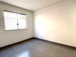 CASA À VENDA -BAIRRO PROVIDÊNCIA -PARÁ DE MINAS - MG