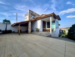 CASA ALTO PADRÃO - BAIRRO JARDIM BEATRIZ - PARÁ DE MINAS - MG