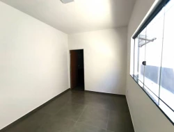 CASA À VENDA - BAIRRO JARDIM DAS OLIVEIRAS - PARÁ DE MINAS - MG