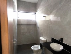 CASA À VENDA - BAIRRO JARDIM DAS OLIVEIRAS - PARÁ DE MINAS - MG