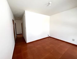 CASA DE ESQUINA À VENDA - BAIRRO SÃO FRANCISCO - PARÁ DE MINAS - MG
