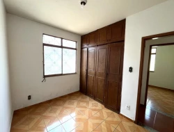 CASA DE ESQUINA À VENDA - BAIRRO SÃO FRANCISCO - PARÁ DE MINAS - MG