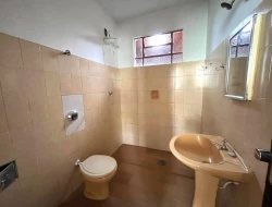 CASA DE ESQUINA À VENDA - BAIRRO SÃO FRANCISCO - PARÁ DE MINAS - MG