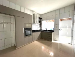 CASA À VENDA - BAIRRO RECANTO DA LAGOA - PARÁ DE MINAS - MG