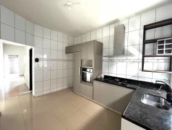 CASA À VENDA - BAIRRO RECANTO DA LAGOA - PARÁ DE MINAS - MG