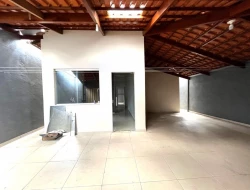 CASA À VENDA - BAIRRO RECANTO DA LAGOA - PARÁ DE MINAS - MG