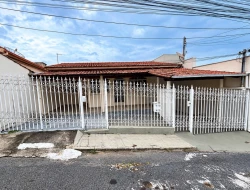 CASA À VENDA - BAIRRO SANTO ANTÔNIO - PARÁ DE MINAS -MG