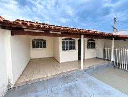 CASA À VENDA - BAIRRO SANTO ANTÔNIO - PARÁ DE MINAS -MG