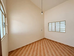 CASA À VENDA - BAIRRO SANTO ANTÔNIO - PARÁ DE MINAS -MG